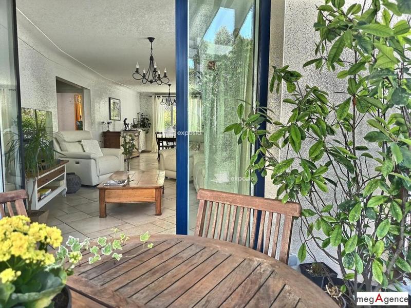 Maison - 224 m² - 8 pièces