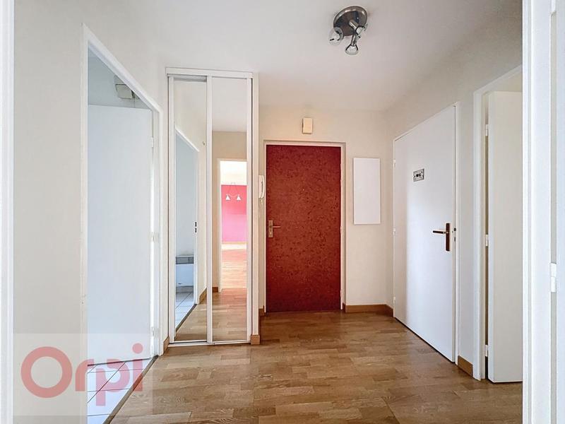 Appartement - 100 m² - 4 pièces