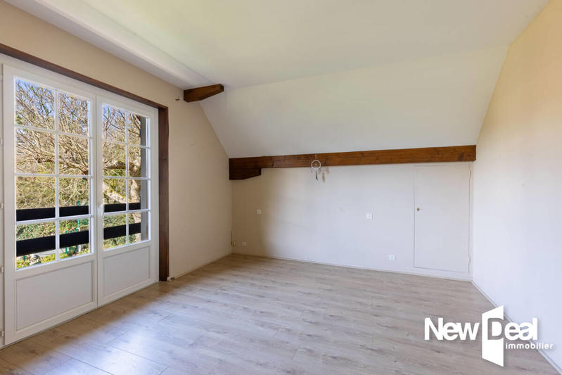 Maison - 230 m² - 7 pièces