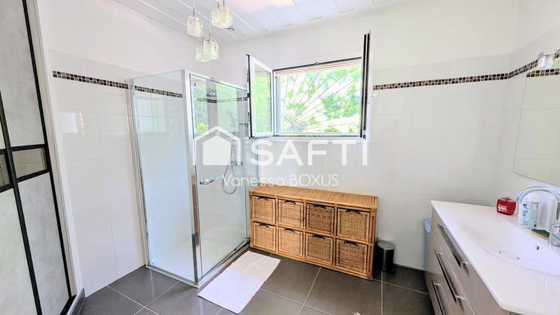 Maison - 141 m² - 5 pièces