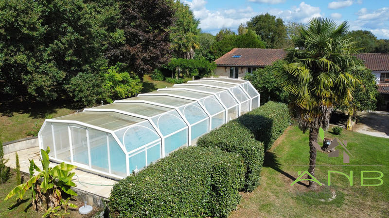 Maison - 286 m² - 6 pièces