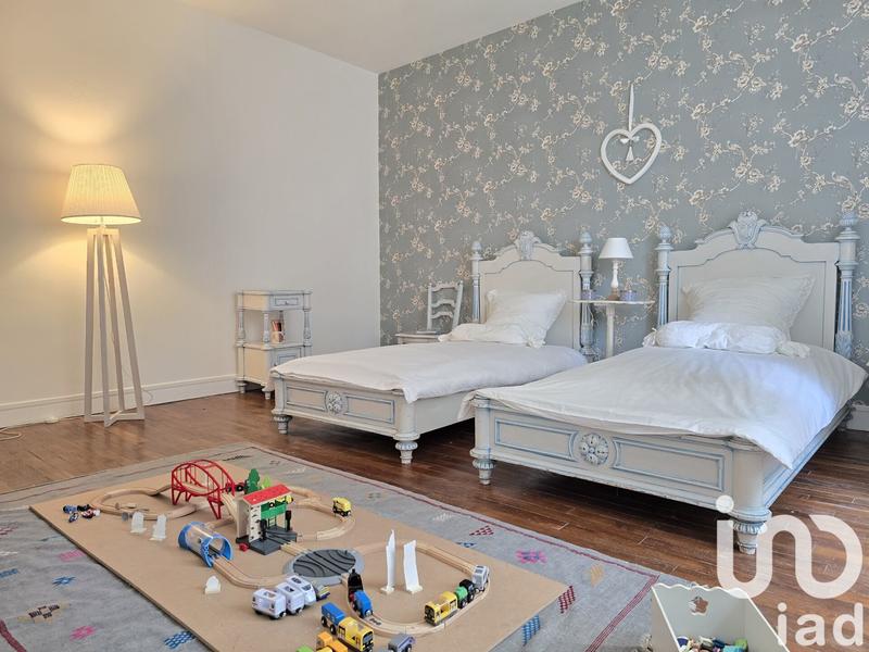 Maison - 196 m² - 7 pièces