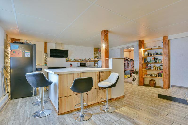 Maison - 224 m² - 8 pièces