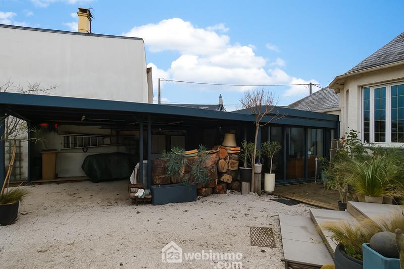 Maison - 233 m² - 9 pièces