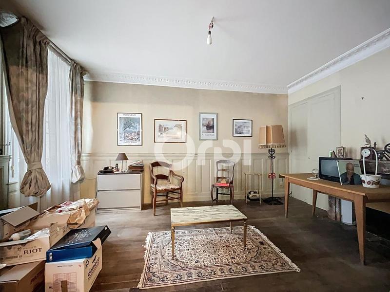 Maison - 327 m² - 6 pièces