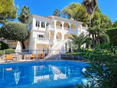 Propriété - 374 m² - 12 pièces