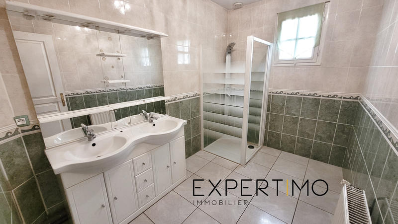 Maison - 121 m² - 5 pièces