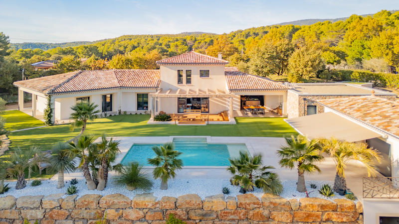 Villa - 231 m² - 6 pièces