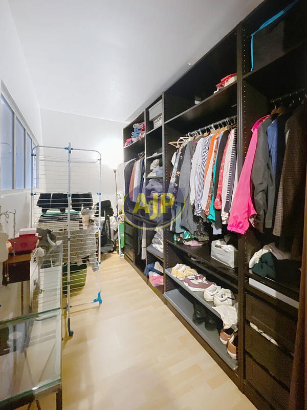 Immeuble - 147 m² - 5 pièces