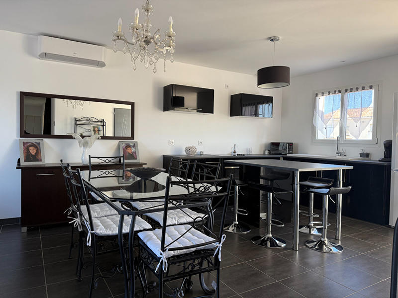 Maison - 92 m² - 5 pièces