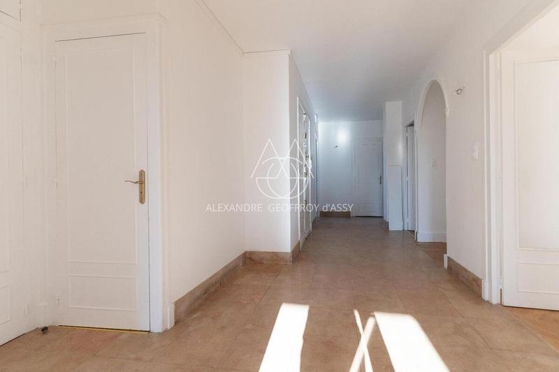 Appartement - 131 m² - 6 pièces