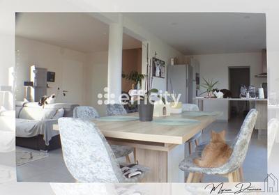 Maison - 104 m² - 4 pièces