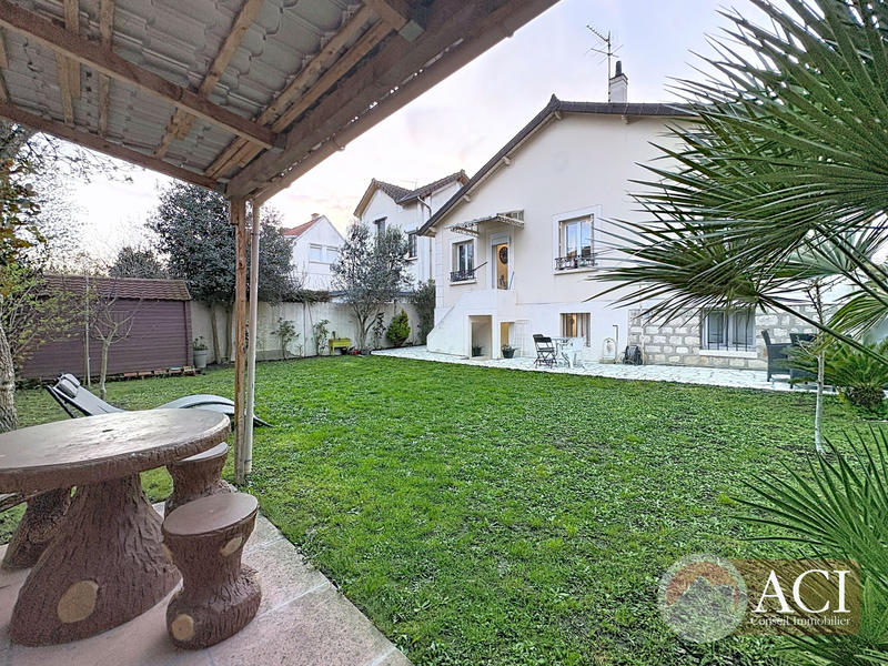 Maison - 185 m² - 6 pièces