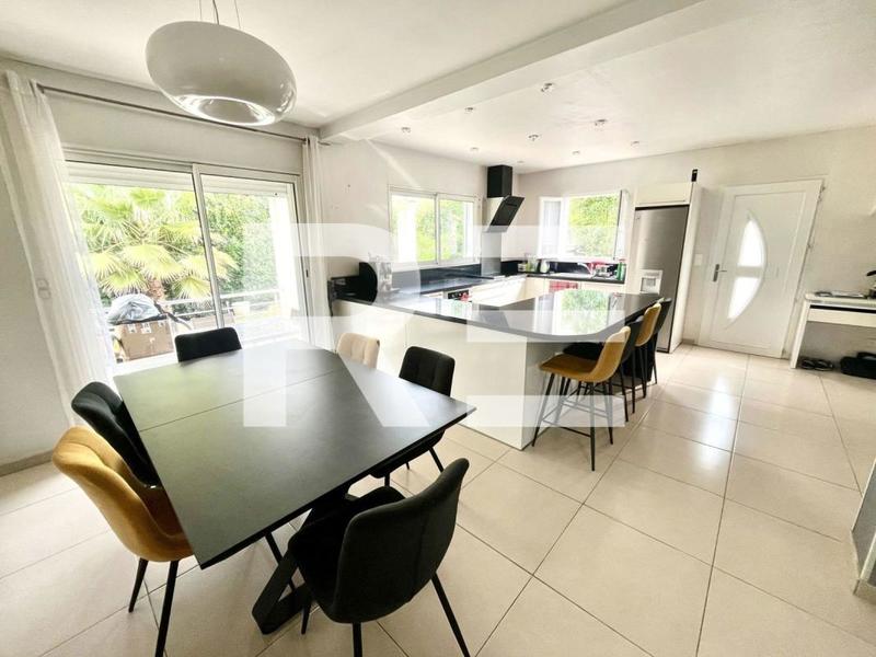 Villa - 130 m² - 5 pièces