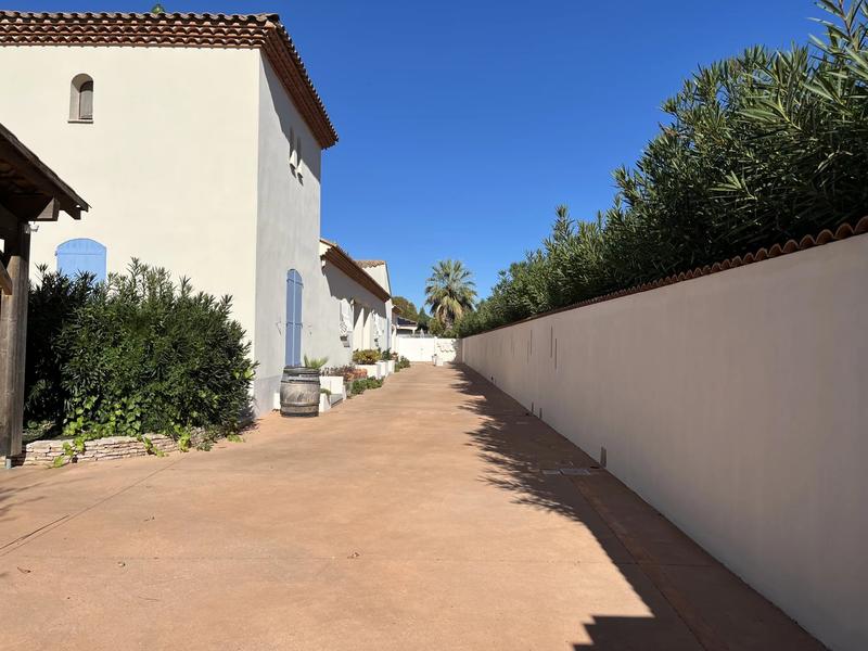 Villa - 220 m² - 6 pièces