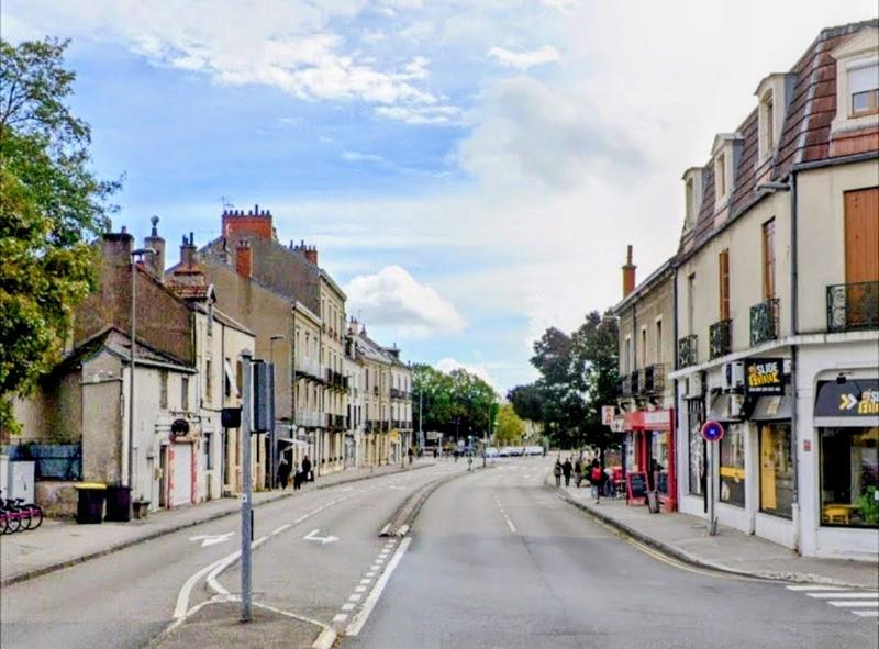 Local commercial - 61 m² - 3 pièces