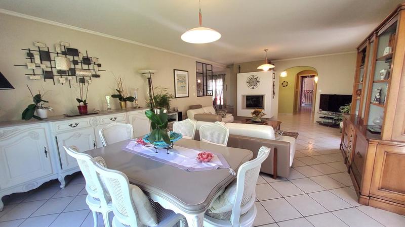 Maison - 180 m² - 7 pièces