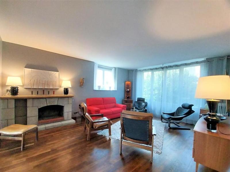 Propriété - 435 m² - 10 pièces