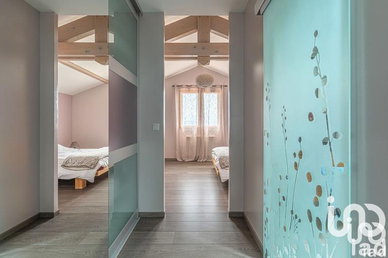 Maison - 255 m² - 7 pièces