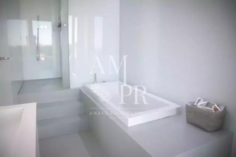 Villa - 220 m² - 6 pièces