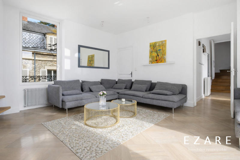 Maison - 320 m² - 12 pièces