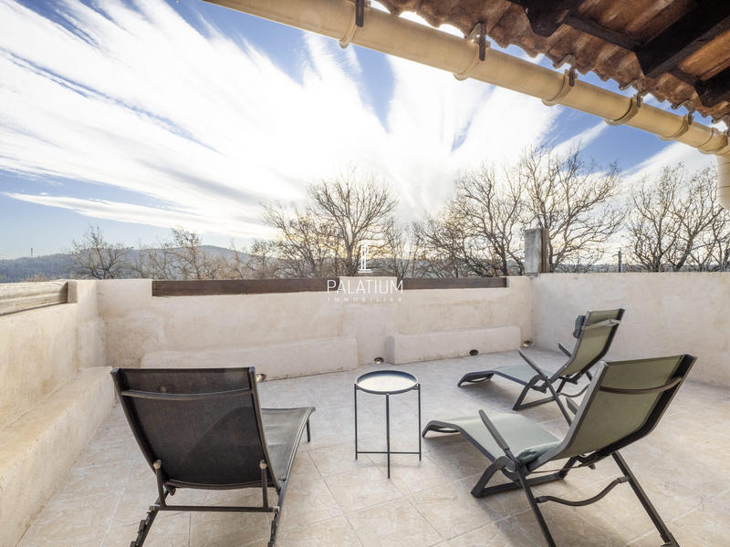 Maison - 219 m² - 8 pièces