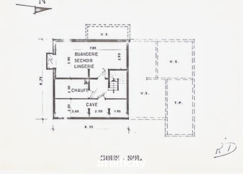Maison - 215 m² - 8 pièces