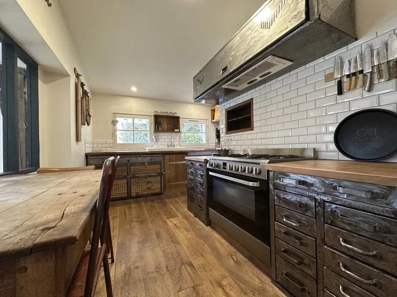 Propriété - 338 m² - 10 pièces