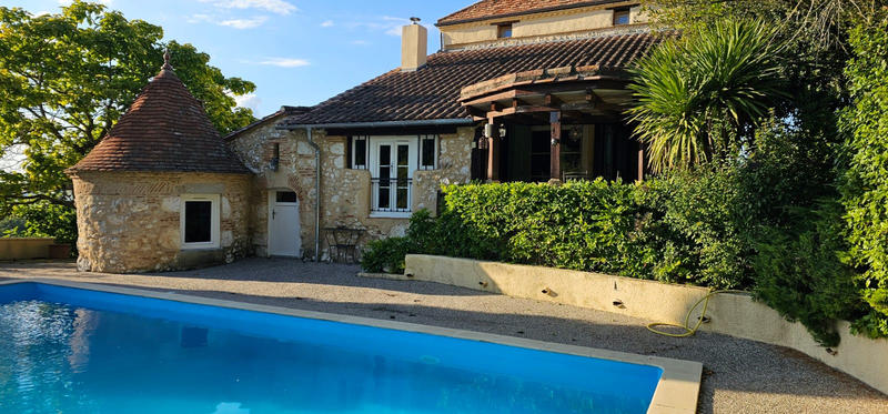 Maison - 228 m² - 7 pièces