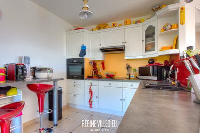 Maison - 96 m² - 4 pièces