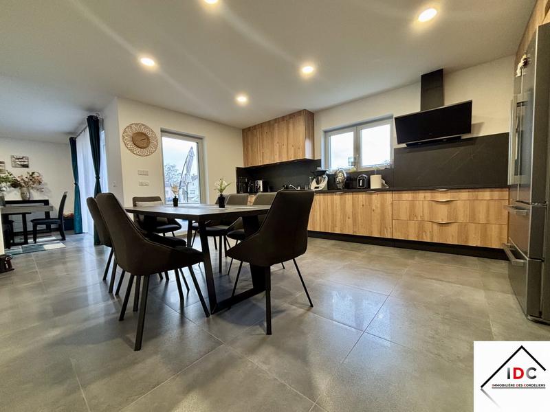 Maison - 130 m² - 5 pièces