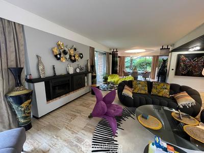 Maison - 308 m² - 6 pièces