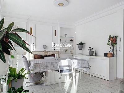 Maison - 192 m² - 8 pièces