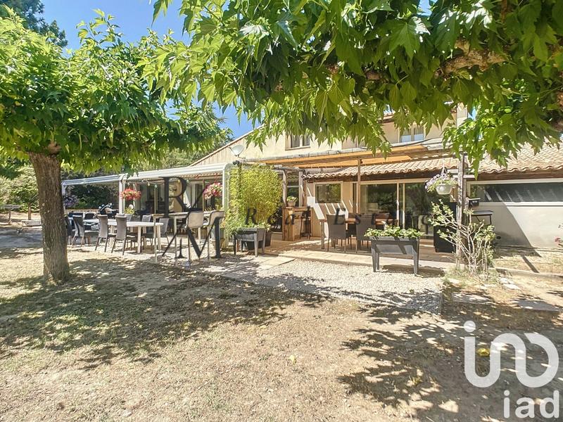 Maison - 330 m² - 12 pièces