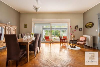 Maison - 275 m² - 7 pièces