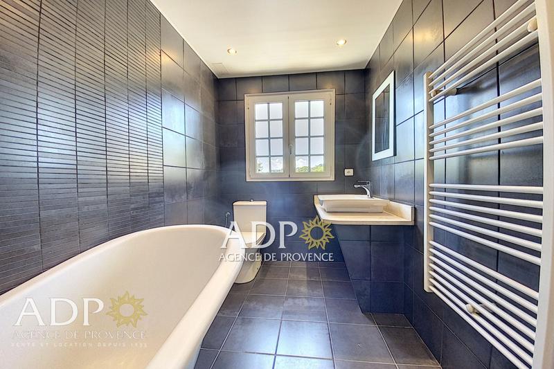 Maison - 190 m² - 7 pièces