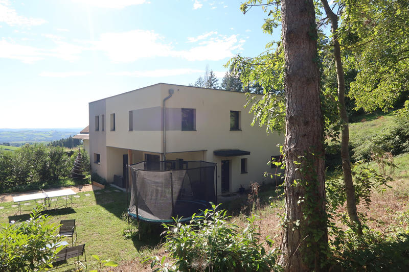 Maison - 235 m² - 7 pièces