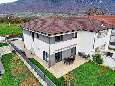 Maison - 170 m² - 6 pièces