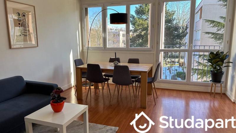 Chambre - 9 m² - 1 pièce