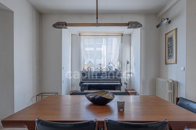 Demeure - 210 m² - 7 pièces