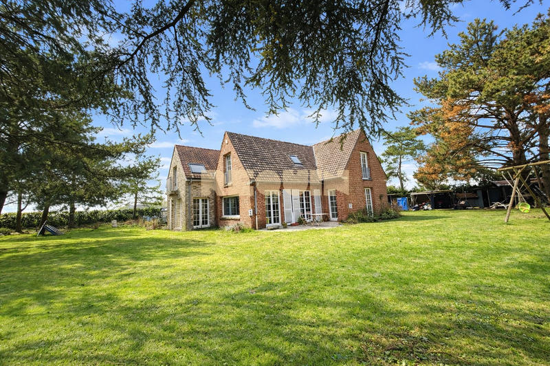 Maison - 246 m² - 6 pièces