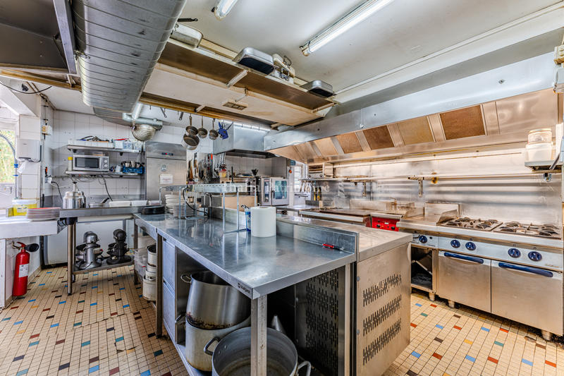 Appartement - 452 m² - 30 pièces