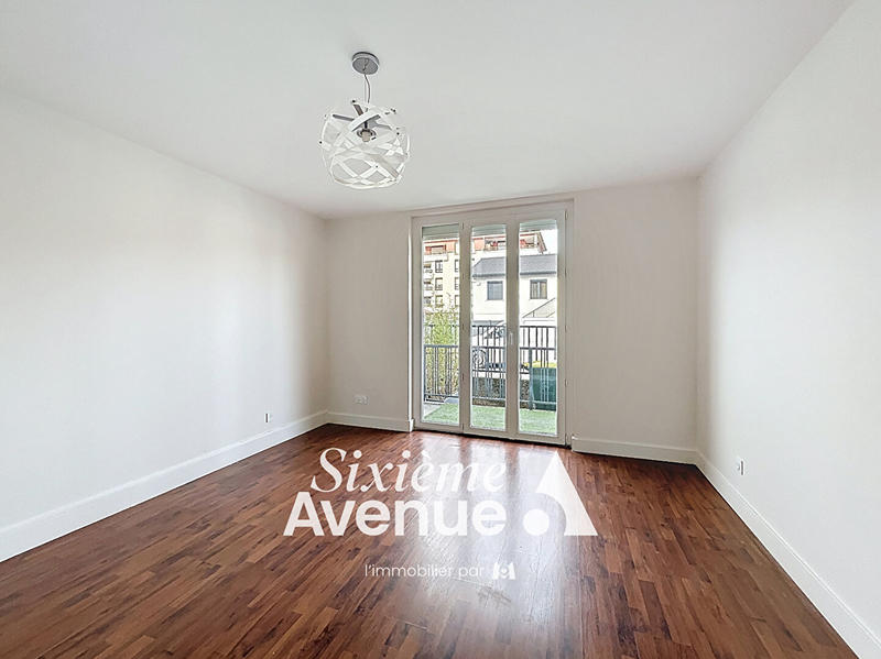 Appartement - 90 m² - 4 pièces