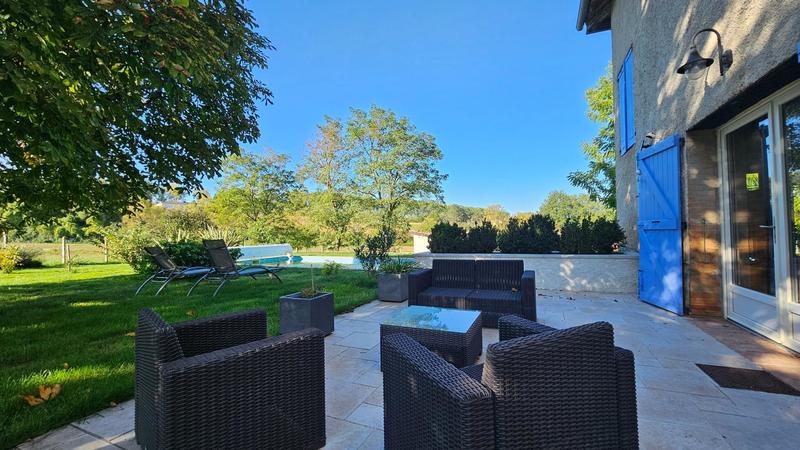 Maison - 214 m² - 5 pièces