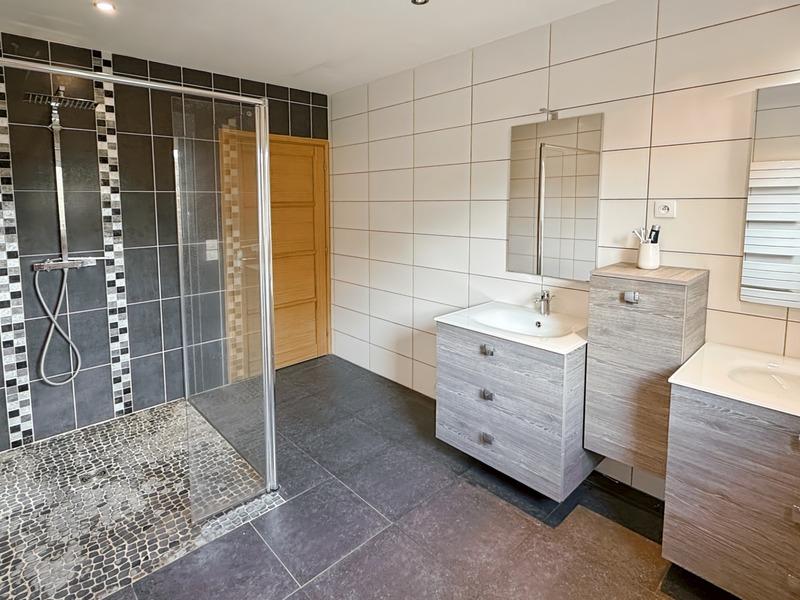 Maison - 188 m² - 7 pièces