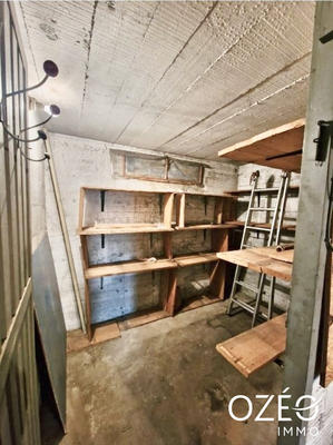 Parking / Garage - 27 m²