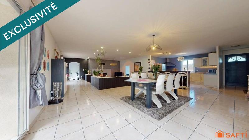 Maison - 209 m² - 9 pièces