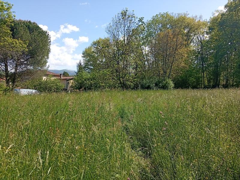 Terrain constructible - 1 100 m²