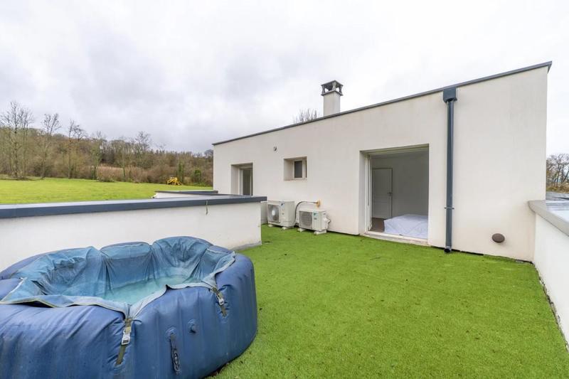 Demeure - 195 m² - 8 pièces