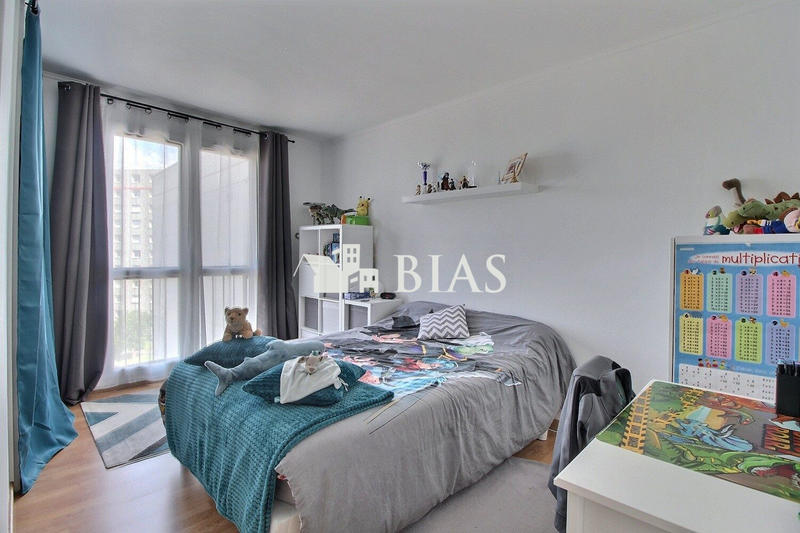 Appartement - 85 m² - 5 pièces